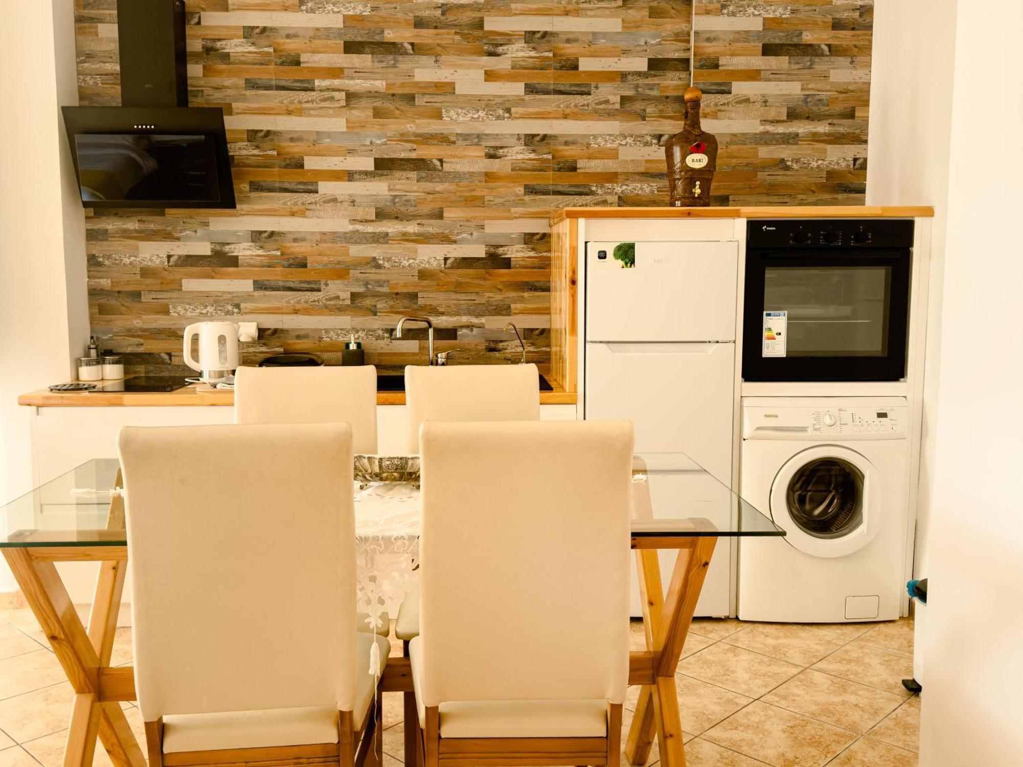 Flora Apartments Sarande Exterior photo