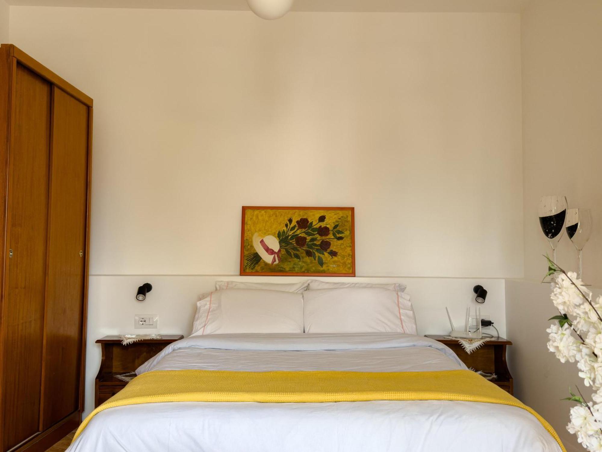 Flora Apartments Sarande Exterior photo