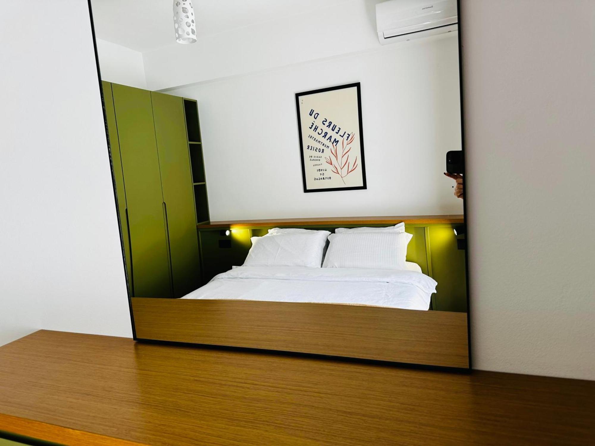 Flora Apartments Sarande Exterior photo