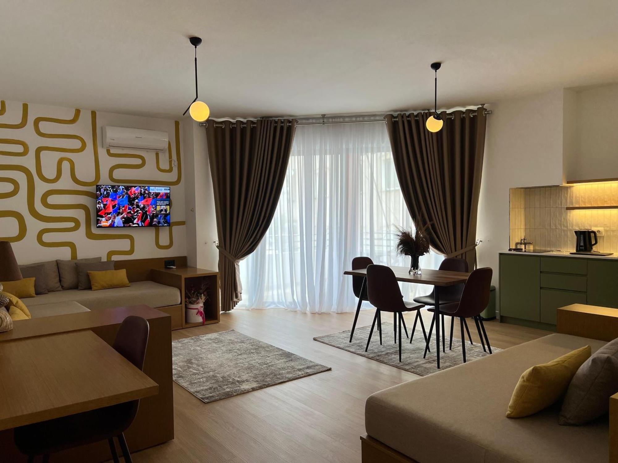 Flora Apartments Sarande Exterior photo