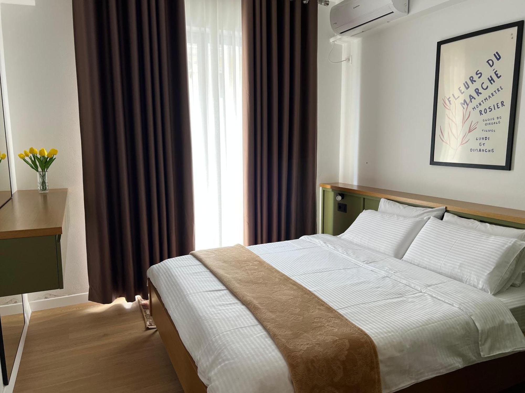 Flora Apartments Sarande Exterior photo