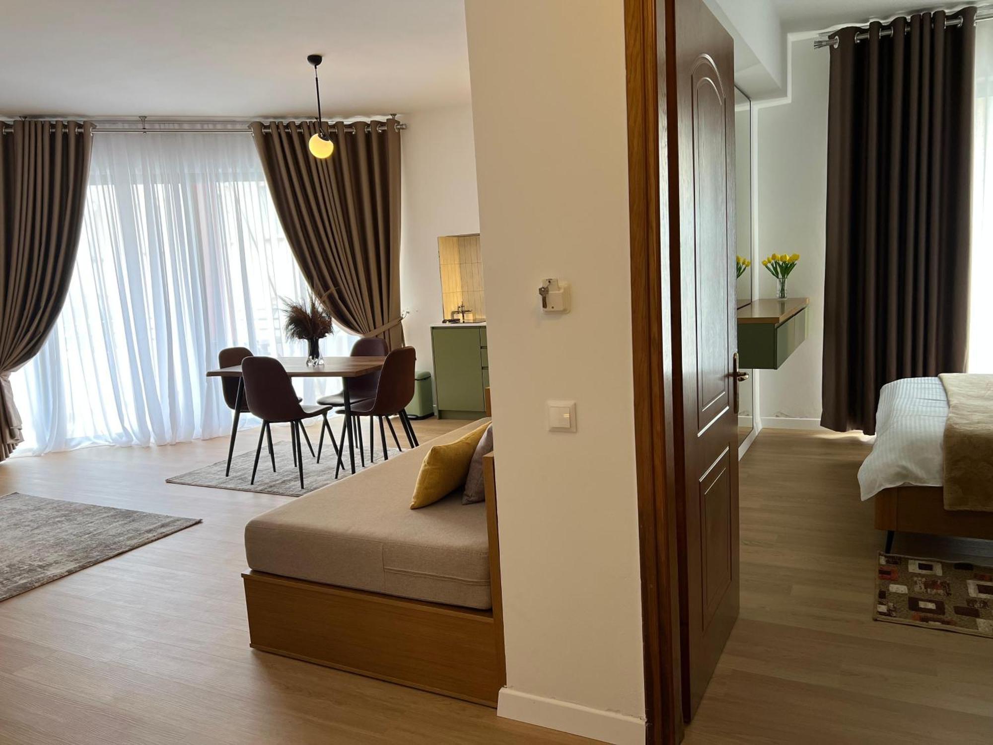 Flora Apartments Sarande Exterior photo