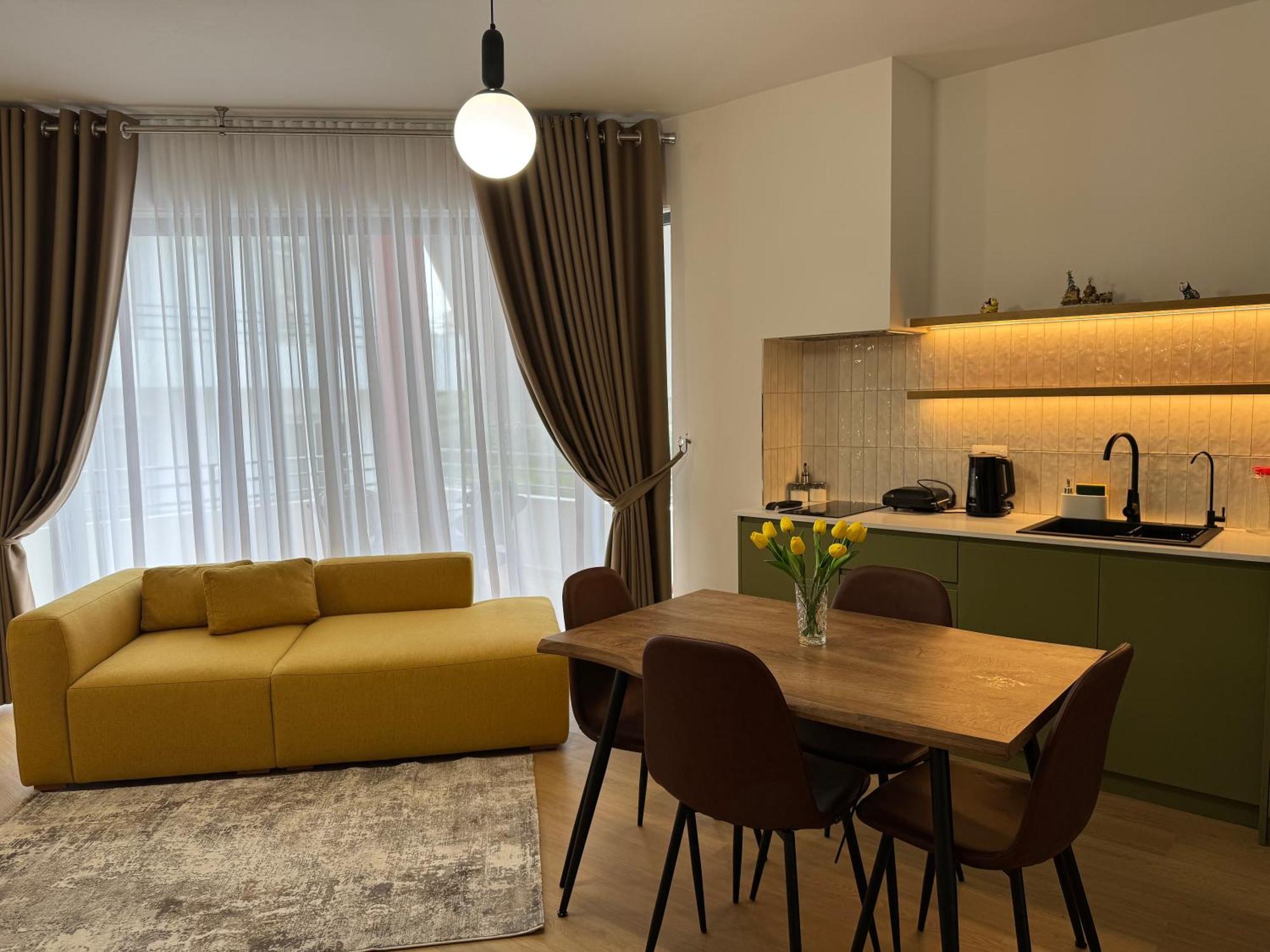 Flora Apartments Sarande Exterior photo